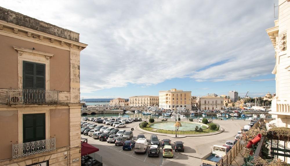 Hotel Posta Syracuse Exterior photo