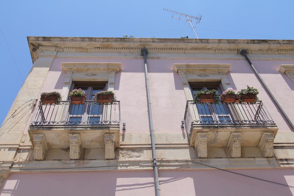 Hotel Posta Syracuse Exterior photo