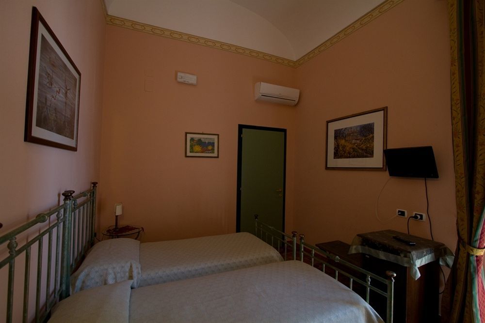Hotel Posta Syracuse Exterior photo